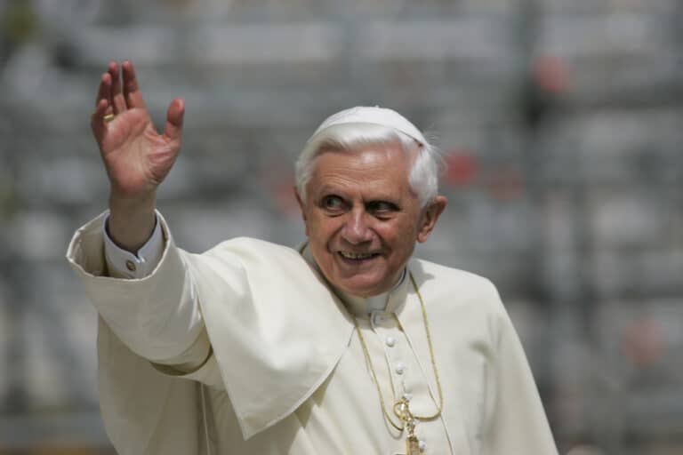 Benedicto XVI, Papa y teólogo
