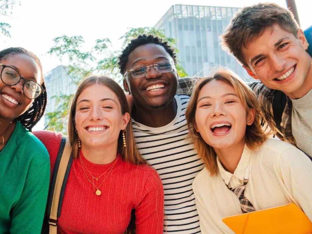 5 artículos para dialogar y debatir con jóvenes y adolescentes